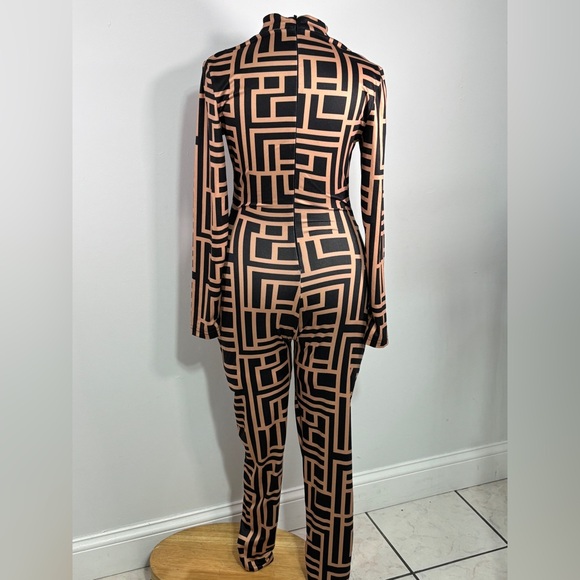 SHEIN Sexy Street Geometric Print Jumpsuit Small Zip Back V-Neck - Picture 2 of 5